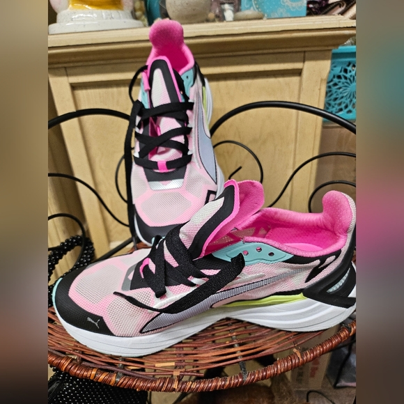 Puma/ Ultraride trainers /Pink🌸size 7 / worn once in new condition♡ - Picture 1 of 2